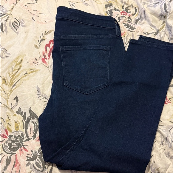 Old Navy Indigo High-Rise Jeans - Picture 3 of 4